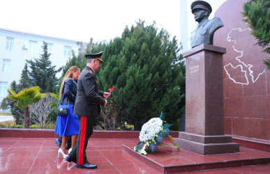 Binəqədi rayonunda "Heydər Əliyev İli" çərçivəsində “Ümummilli lider Heydər Əliyev müstəqil Azərbaycan dövlətinin memarı və qurucusudur" mövzusunda konfrans