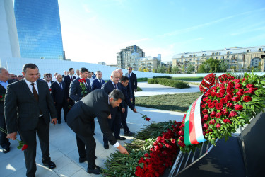 27 Sentyabr–Anım Günü ilə əlaqədar 27 sentyabr 2026-cı il tarixində Binəqədi rayon ictimaiyyətinin Vətən uğrunda canından keçmiş şəhidlərimizin əziz xatirəsinə ucaldılmış 8 Noyabr- Zəfər abidəsinin ziyarəti