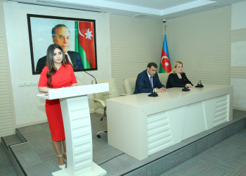 23 iyun 2025-ci il tarixində Binəqədi Rayon İcra Hakimiyyətinin inzibati binasında 23 İyun–“Dövlət Qulluqçularının Peşə Bayramı" münasibətilə tədbir