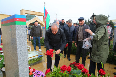 Vətən müharibəsi şəhidləri - gizir Nicat Şahin oğlu Səmədov, əsgər Cavid Telman oğlu Paşazadə və Elçin Yunus oğlu Bağırovun şəhadətlərinin ikinci ildönümü ilə əlaqədar anım mərasimi