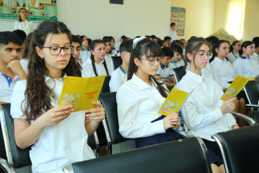 02 iyun 2025-ci il tarixində 182 nömrəli tam orta məktəbdə 26 İyun-Narkomaniya və Narkobiznesə qarşı Beynəlxalq Mübarizə Gününə həsr olunmuş "Narkotiksiz gələcək naminə!” mövzusunda növbəti maarifləndirici tədbir keçirildi