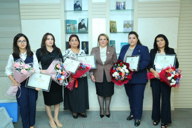 5 Oktyabr – “Beynəlxalq Müəllimlər Günü”  münasibətilə dövlət ümumi təhsil müəssisələrində çalışan təhsilverənlərin sertifikatlaşdırılması imtahanlarında yüksək nəticə göstərən müəllimlərlə görüş