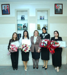 5 Oktyabr – “Beynəlxalq Müəllimlər Günü”  münasibətilə dövlət ümumi təhsil müəssisələrində çalışan təhsilverənlərin sertifikatlaşdırılması imtahanlarında yüksək nəticə göstərən müəllimlərlə görüş