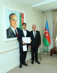 11 sentyabr 2026-cı il tarixində  2025-2026-cı tədris ilində ali təhsil müəssisələrinə tələbə qəbulu imtahanında Binəqədi rayonu üzrə yüksək nəticə göstərən gənclərlə  görüş