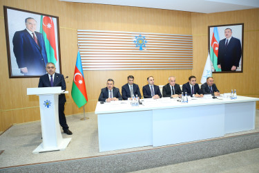 17 noyabr 2025-ci il tarixində Binəqədi rayon təsərrüfatının 2025-2026-cı illərin payız-qış mövsümünə hazırlığın vəziyyəti, qış aylarında Rayon İcra Hakimiyyətinin, təsərrüfat xidmətlərinin, ayrı-ayrı idarə, müəssisə və təşkilatların qarşısında duran vəzifələrə həsr olunmuş müşavirə