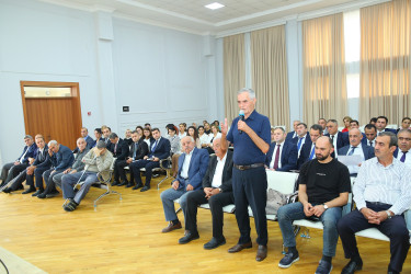 19 sentyabr 2025-ci il tarixində Binəqədi Rayon İcra Hakimiyyətinin başçısı Elxan Allahverdiyevin Biləcəri qəsəbə sakinləri ilə səyyar qəbulu