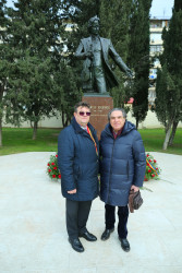 15 yanvar 2026-cı il tarixində Binəqədi rayonunda ucaldılan dahi rumın bəstəkarı Corce Eneskunun abidəsi önündə Rumıniya Mədəniyyət Günü münasibətilə tədbir