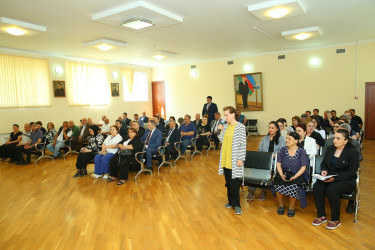 03 iyun 2025-ci il tarixində Binəqədi Rayon İcra Hakimiyyətinin başçısı Elxan Allahverdiyevin 9-cu mikrorayon sakinləri ilə səyyar qəbulu