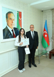 11 sentyabr 2026-cı il tarixində  2025-2026-cı tədris ilində ali təhsil müəssisələrinə tələbə qəbulu imtahanında Binəqədi rayonu üzrə yüksək nəticə göstərən gənclərlə  görüş
