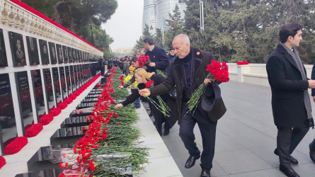 20 Yanvar faciəsinin 33-cü ildönümü ilə əlaqədar Şəhidlər Xiyabanına ziyarət