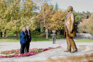 19 noyabr 2025-ci il tarixində Yeni Azərbaycan Partiyasının təsis edilməsinin 33-cü ildönümünə həsr olunmuş “Yeni Azərbaycan Partiyası: Heydər Əliyev dühası və siyasi varislik” mövzusunda tədbir