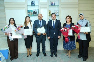 5 Oktyabr – “Beynəlxalq Müəllimlər Günü”  münasibətilə dövlət ümumi təhsil müəssisələrində çalışan təhsilverənlərin sertifikatlaşdırılması imtahanlarında yüksək nəticə göstərən müəllimlərlə görüş