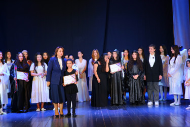 11 oktyabr - "Beynəlxalq Qızlar Günü"nə həsr olunan "Kaman Səsi" tamaşa sərgi kompozisiyası təqdimatı