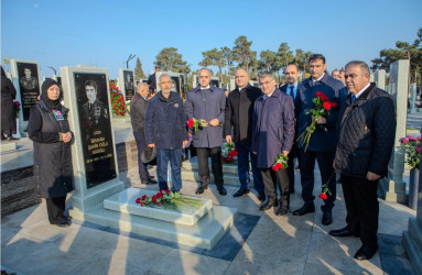 8 Noyabr- “Zəfər Günü”nün beşinci ildönümü ilə əlaqədar Binəqədi rayonunda şəhidlərimizin əziz xatirəsinin yad edilməsi