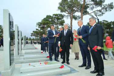 27 sentyabr 2025-ci il tarixində 27 Sentyabr - Anım Gününün beşinci ildönümünün qeyd olunması ilə əlaqədar  II Fəxri Xiyaban, Xocəsən, Biləcəri və Binəqədi qəsəbələrində yerləşən Vətən müharibəsi Şəhidlərinin Xiyaban Komplekslərinin ziyarəti