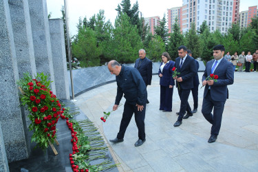 27 sentyabr 2025-ci il tarixində Binəqədi rayonunda Birinci Qarabağ, Aprel döyüşləri və Vətən müharibəsində, antiterror əməliyyatları zamanı şəhid olmuş qəhrəmanlarımızın əziz xatirəsinə ucaldılmış Memorial Kompleksin qarşısında 27 Sentyabr - Anım Gününün beşinci ildönümünə həsr olunmuş ümumrayon tədbiri