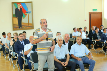 21 avqust 2025-ci il tarixində Binəqədi Rayon İcra Hakimiyyətinin başçısı Elxan Allahverdiyevin 9-cu mikrorayon sakinləri ilə səyyar qəbulu