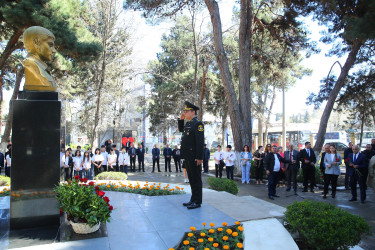 Azərbaycanın Respublikasının Milli Qəhrəmanı Fərhad Hümbətovun büstü qarşısında xatirəsinə həsr olunmuş tədbir 01.04.2025