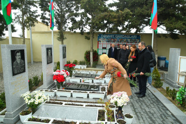 2 Fevral - Azərbaycan Gəncləri Günü münasibətilə şəhidlik zirvəsinə ucalmış qəhrəman gənclərimizin məzarları ziyarət edilməsi