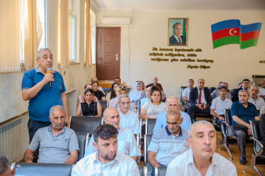 14 avqust 2025-ci il tarixində Binəqədi Rayon İcra Hakimiyyətinin başçısı Elxan Allahverdiyevin 7-ci mikrorayon sakinləri ilə səyyar qəbulu