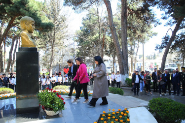 Azərbaycanın Respublikasının Milli Qəhrəmanı Fərhad Hümbətovun büstü qarşısında xatirəsinə həsr olunmuş tədbir 01.04.2025