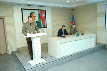 18 dekabr 2025-ci il tarixində “Binəqədi rayonunda 2025-ci ildə Mülki müdafiə sahəsində görülmüş işlərin yekunları və 2026-cı ildə qarşıda duran vəzifələr” və “Yanğın təhlükəsizliyinin təmin olunmasında Fövqəladə Hallar Nazirliyi, yerli icra hakimiyyəti və özünüidarəetmə orqanlarının birgə fəaliyyəti” mövzusunda rayon müşavirəsi