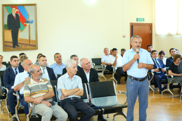 21 avqust 2025-ci il tarixində Binəqədi Rayon İcra Hakimiyyətinin başçısı Elxan Allahverdiyevin 9-cu mikrorayon sakinləri ilə səyyar qəbulu