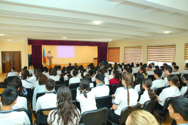 16 may 2025-ci il tarixində 267 № li  məktəb-liseydə “Erkən nigah problemi və onun fəsadları” mövzusunda maarifləndirmə tədbiri