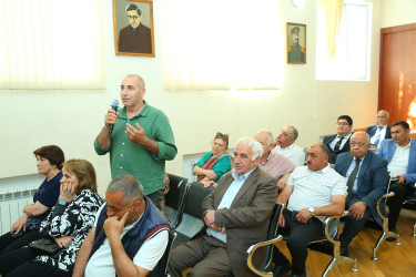 03 iyun 2025-ci il tarixində Binəqədi Rayon İcra Hakimiyyətinin başçısı Elxan Allahverdiyevin 9-cu mikrorayon sakinləri ilə səyyar qəbulu