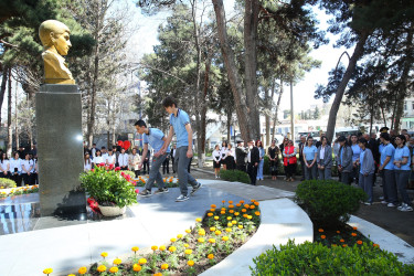 Azərbaycanın Respublikasının Milli Qəhrəmanı Fərhad Hümbətovun büstü qarşısında xatirəsinə həsr olunmuş tədbir 01.04.2025