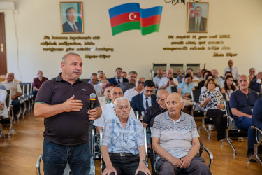 14 avqust 2025-ci il tarixində Binəqədi Rayon İcra Hakimiyyətinin başçısı Elxan Allahverdiyevin 7-ci mikrorayon sakinləri ilə səyyar qəbulu