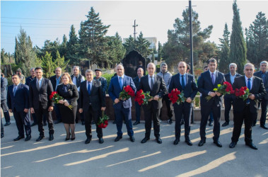 8 Noyabr- “Zəfər Günü”nün beşinci ildönümü ilə əlaqədar Binəqədi rayonunda şəhidlərimizin əziz xatirəsinin yad edilməsi