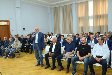 19 sentyabr 2025-ci il tarixində Binəqədi Rayon İcra Hakimiyyətinin başçısı Elxan Allahverdiyevin Biləcəri qəsəbə sakinləri ilə səyyar qəbulu