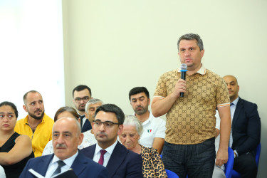 18 avqust 2026-cı il tarixində Binəqədi Rayon İcra Hakimiyyətinin başçısı Elxan Allahverdiyevin 7-ci mikrorayon sakinləri ilə səyyar qəbulu