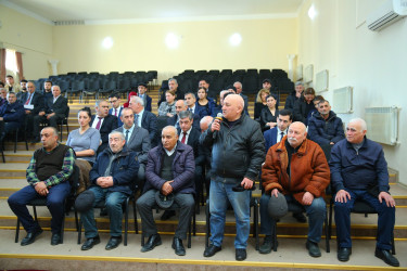 06 mart 2025-ci il tarixində Binəqədi Rayon İcra Hakimiyyətinin başçısı Elxan Allahverdiyevin 8-ci mikrorayon sakinləri ilə səyyar qəbulu