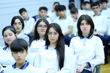 08 dekabr 2025-ci il tarixində 300 № li tam orta məktəbdə “Gələcəyimizi şiddət və asılılıqdan qoruyaq!” mövzusunda maarifləndirici tədbir