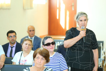 21 avqust 2025-ci il tarixində Binəqədi Rayon İcra Hakimiyyətinin başçısı Elxan Allahverdiyevin 9-cu mikrorayon sakinləri ilə səyyar qəbulu