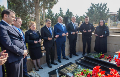 8 Noyabr- “Zəfər Günü”nün beşinci ildönümü ilə əlaqədar Binəqədi rayonunda şəhidlərimizin əziz xatirəsinin yad edilməsi