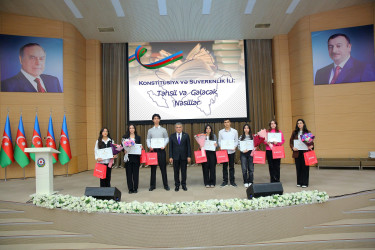 01 oktyabr 2025-ci il tarixində Binəqədi rayonunda fəaliyyət göstərən orta ümumtəhsil müəssisələrində təhsil ilinin yekunlarına və 5 Oktyabr - “Beynəlxalq Müəllim Günü”nə həsr olunmuş “Konstitusiya və Suverenlik İli: Təhsil və Gələcək Nəsillər” adlı təhsil konfransı