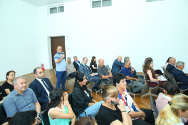 10 iyul 2025-ci il tarixində Binəqədi Rayon İcra Hakimiyyətinin başçısı Elxan Allahverdiyevin Biləcəri qəsəbə sakinləri ilə səyyar qəbulu