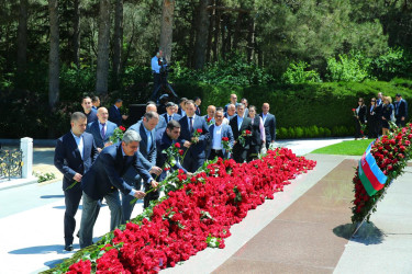 10 may 2025-ci il tarixində xalqımızın Ümummilli Lideri Heydər Əliyevin anadan olmasının 102-ci ildönümü münasibətilə Fəxri Xiyabanın ziyarəti