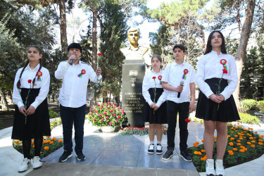 Azərbaycanın Respublikasının Milli Qəhrəmanı Fərhad Hümbətovun büstü qarşısında xatirəsinə həsr olunmuş tədbir 01.04.2025