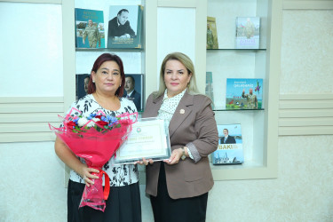 5 Oktyabr – “Beynəlxalq Müəllimlər Günü”  münasibətilə dövlət ümumi təhsil müəssisələrində çalışan təhsilverənlərin sertifikatlaşdırılması imtahanlarında yüksək nəticə göstərən müəllimlərlə görüş