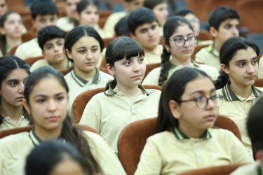 10 dekabr 2025-ci il tarixində 335 № li tam orta məktəbdə "Narkotiksiz gələcək naminə” mövzusunda növbəti maarifləndirici görüş