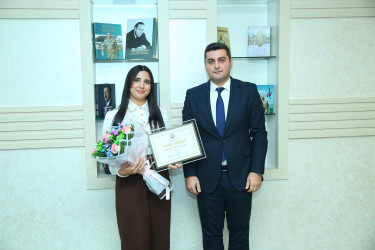 5 Oktyabr – “Beynəlxalq Müəllimlər Günü”  münasibətilə dövlət ümumi təhsil müəssisələrində çalışan təhsilverənlərin sertifikatlaşdırılması imtahanlarında yüksək nəticə göstərən müəllimlərlə görüş