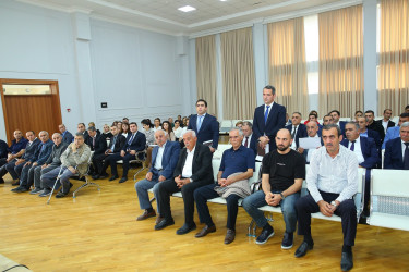 19 sentyabr 2025-ci il tarixində Binəqədi Rayon İcra Hakimiyyətinin başçısı Elxan Allahverdiyevin Biləcəri qəsəbə sakinləri ilə səyyar qəbulu