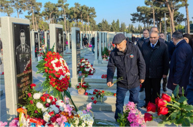 8 Noyabr- “Zəfər Günü”nün beşinci ildönümü ilə əlaqədar Binəqədi rayonunda şəhidlərimizin əziz xatirəsinin yad edilməsi