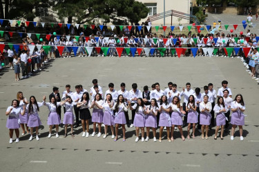 Binəqədi rayonunda fəaliyyət göstərən orta ümumtəhsil məktəblərində “Son Zəng” tədbirləri təşkil olundu.