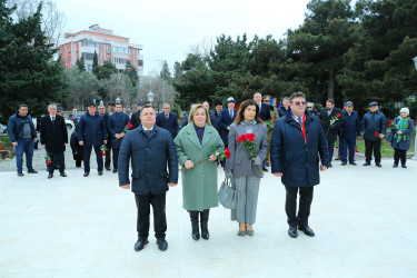 15 yanvar 2026-cı il tarixində Binəqədi rayonunda ucaldılan dahi rumın bəstəkarı Corce Eneskunun abidəsi önündə Rumıniya Mədəniyyət Günü münasibətilə tədbir