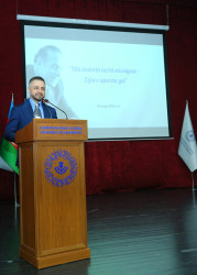 06 aprel 2026-cı il tarixində YAP Binəqədi rayon təşkilatı Ümummilli lider Heydər Əliyevin anadan olmasının 103-cü ildönümünə həsr olunmuş “Ulu öndərin tarixi missiyası – zəfərə aparan yol” adlı tədbir